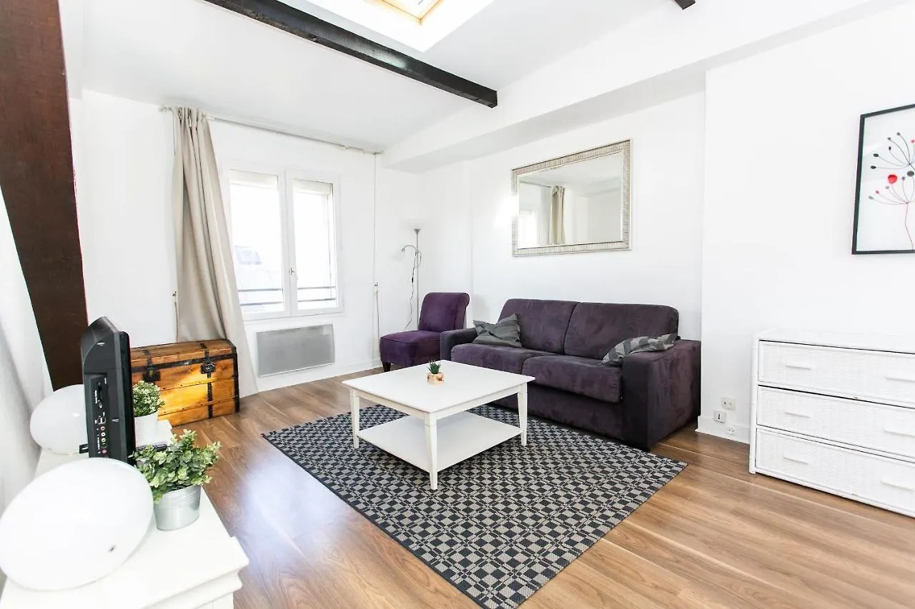 Upper Marais Paris City Apartment