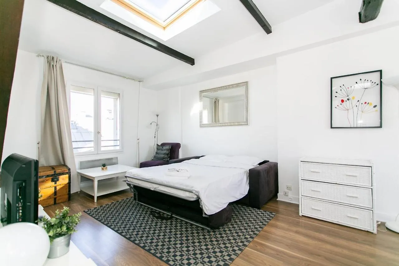 Upper Marais Paris City Apartment
